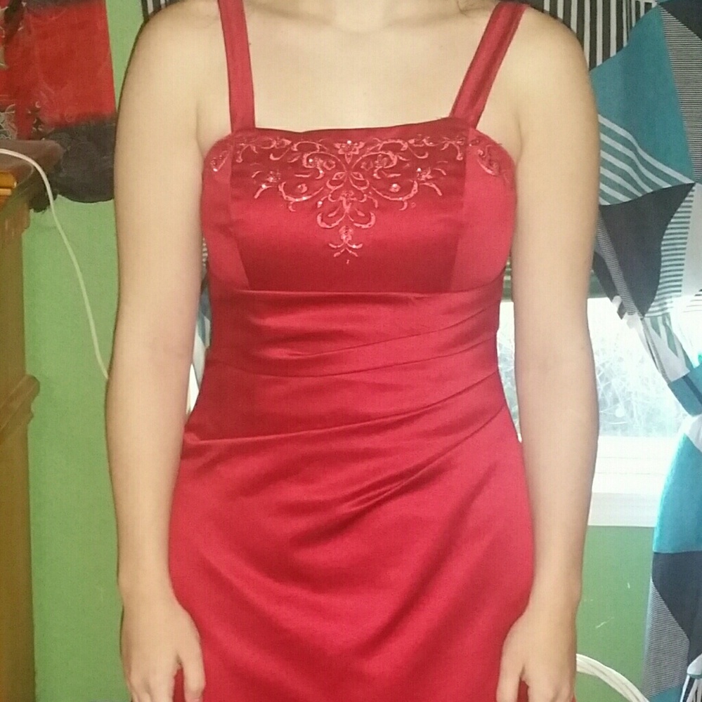 GORGEOUS RED DAVIDS BRIDAL GOWN